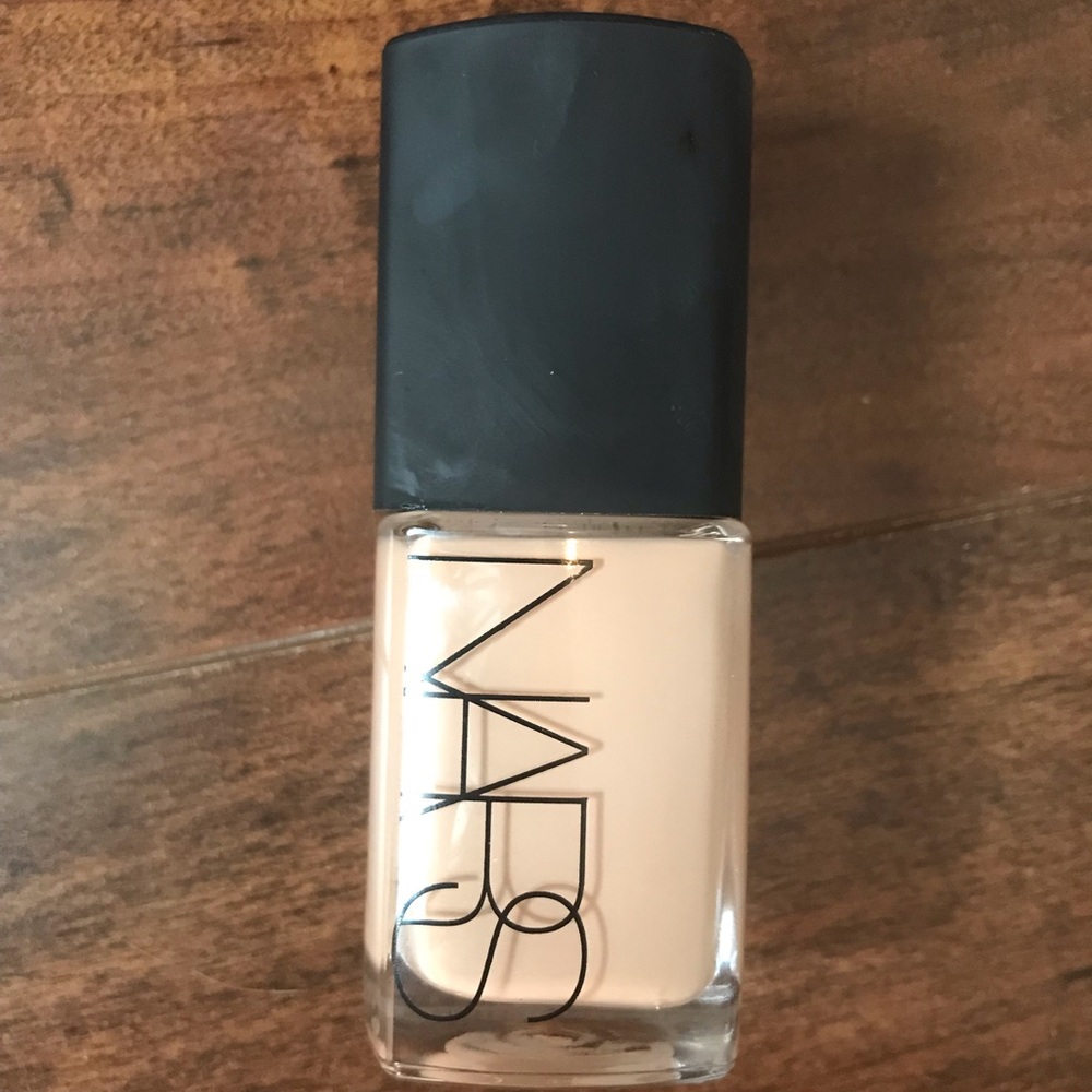 Nars Sheer Glow Foundation